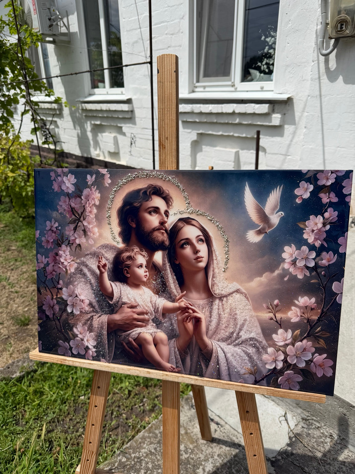 Картина «Свята Родина — Голуб миру серед квітів»